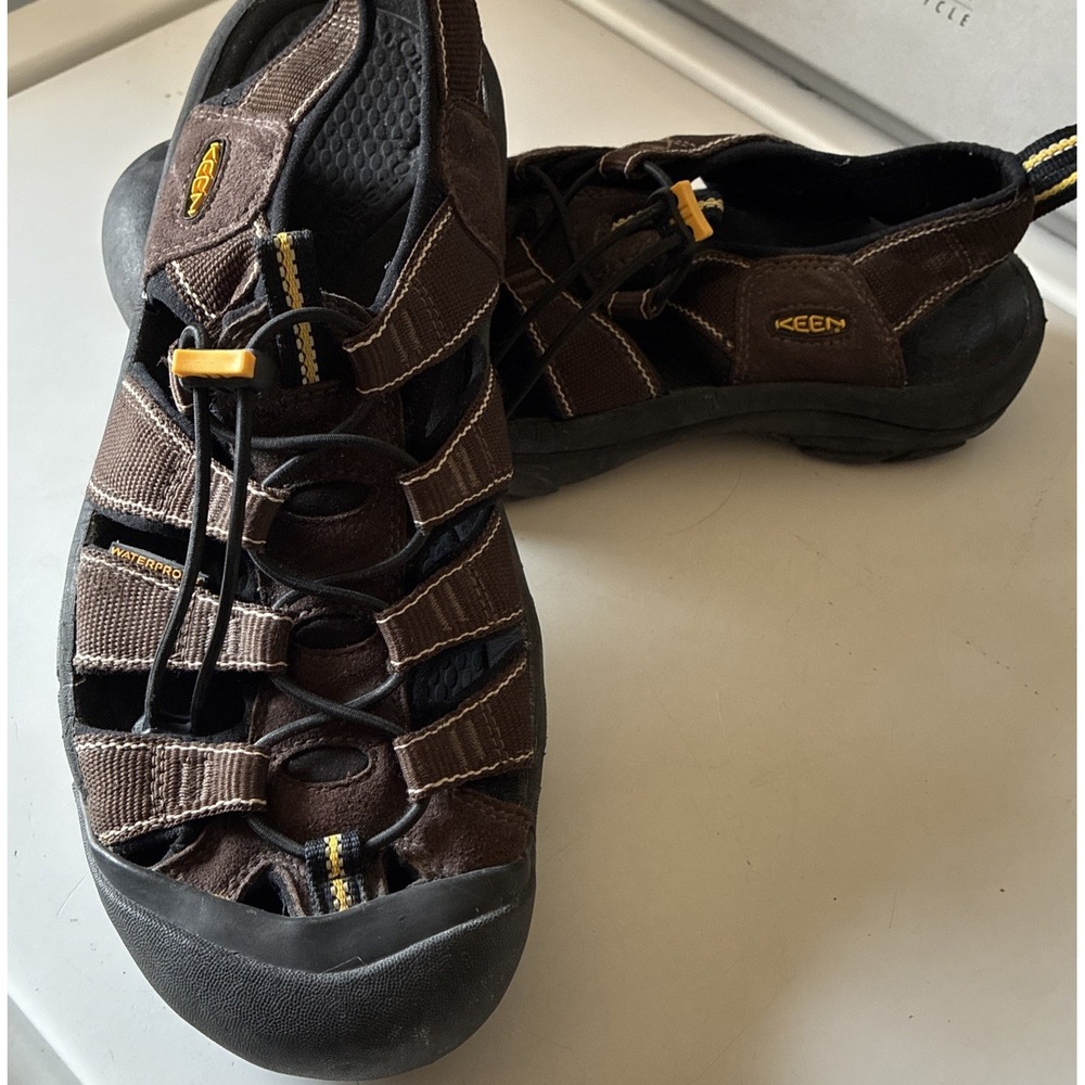 Men's KEEN Newport Waterproof BROWN  Leather Hiking Sandal NEWPORT Bison Sz 10.5